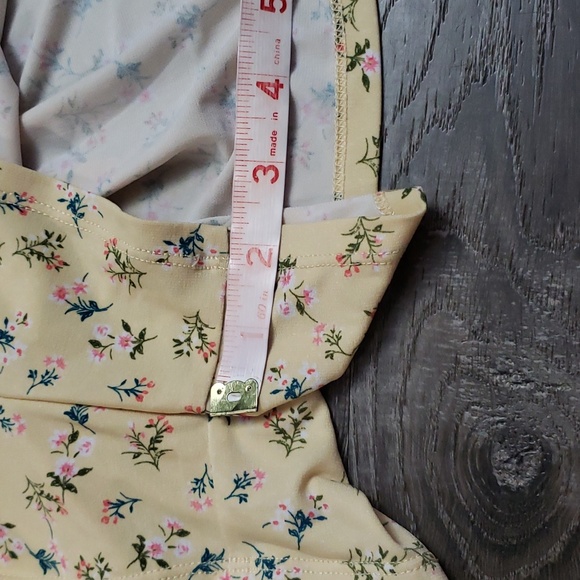 BCBGENERATION Yellow Floral Pullon Shirred Waist Shorts Sz L - Picture 9 of 9